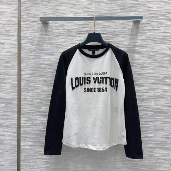 Signature Varsity Long-Sleeved Top