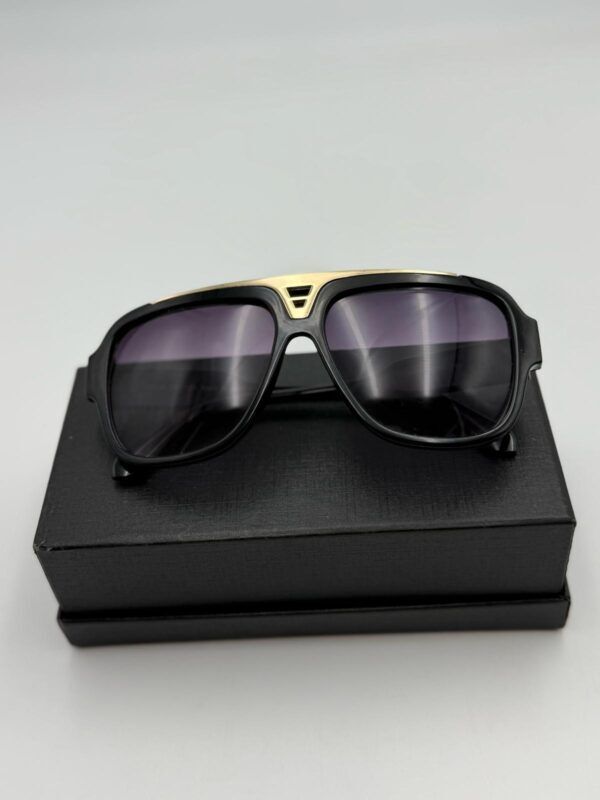 1.1 Evidence Square Sunglasses