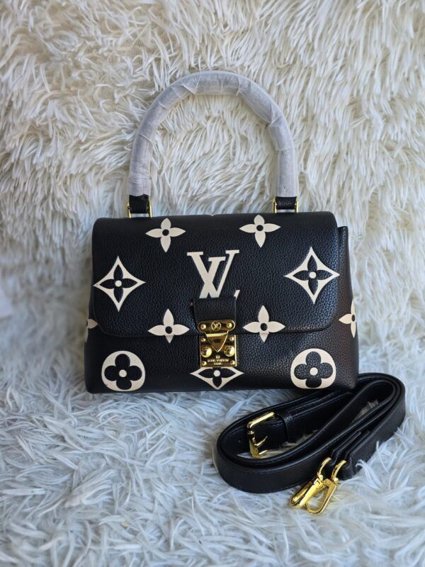 Madeleine BB Black