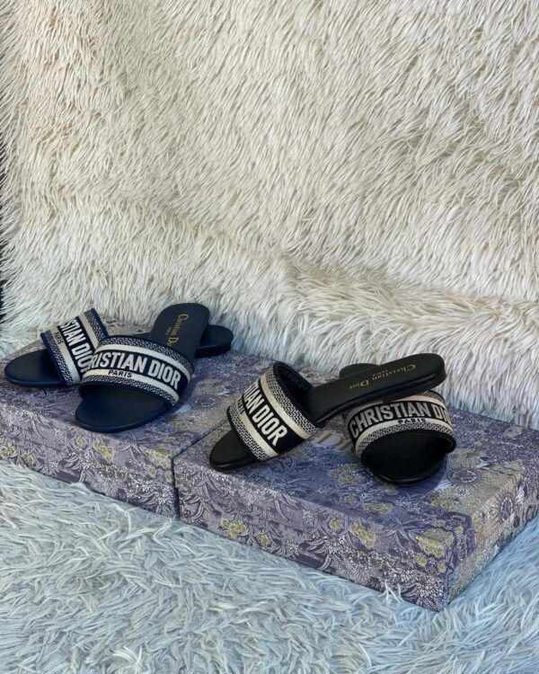Dway Slide Embroidered Cotton