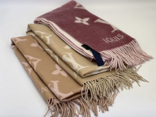 L Scarves – Varies colours