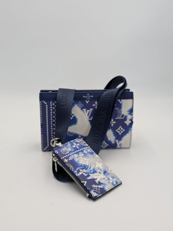 LL Men’s Bandana Wearable Wallet – Blue/White/Silver