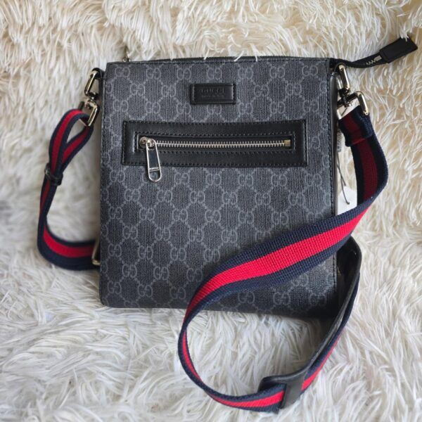 GG Supreme Small Messenger Bag